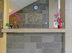 OYO 90155 Landuh Merta Residence