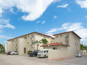 Condo Sol 6 - 3 Bedroom Condo Only 1 Block from Coco Beach - At Luna Maya Condos