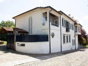 Captivating 6-bed House in Grijó