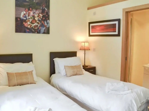 Luxury Cart Lodge set on the farm which featured in the 'Darling Buds of May'