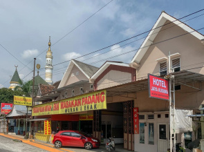 Hotel Jaya Kusuma Near Candi Prambanan