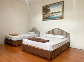 Cozy Homestay Syariah Mitra RedDoorz Bandung