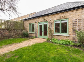 Delightful Cottage for 2 set Within Pretty Garden