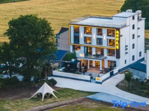 Jiuhua Mountain Fun Field Homestay