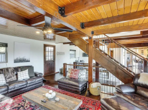 Lake Arrowhead Cabin: 4 Decks, Game Room + More!