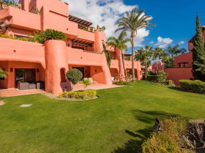 2 Bedrooms Apartment Frontline Beach
