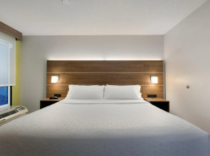 Holiday Inn Express Hotel & Suites Milton East I-10
