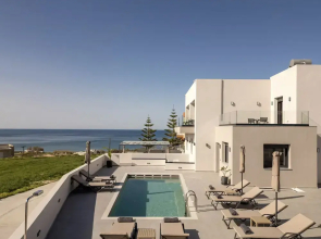 Villa Etoile - With Private Pool and Sauna