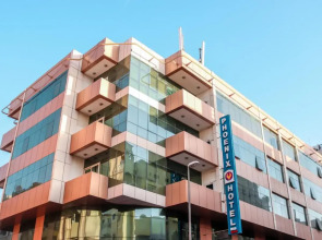 Palette Phoenix Hotel