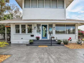 Hibiscus House Bed Breakfast Inn Parrot Room