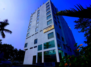 KAY-EM Spectra Hotel