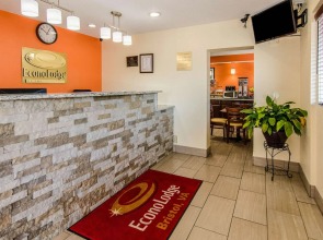 Econo Lodge Near Motor Speedway
