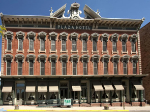 Historic Plaza Hotel