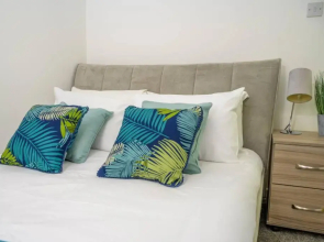 Large 7 bedroom town house in Chester City Centre