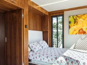 Jachthaven De Oerhaal Houseboats