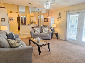 6/3 Pool home with spa and games room!, Clermont, US