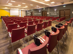 Отель Holiday Inn Bologna Fiera