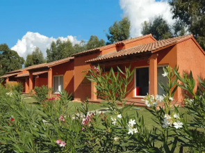 Spacious Corsica Stay for 8 Near Beach