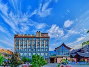 Qujing Biaocan Yuelai Chinese Garden Resort Hotel (Wanda Bund)