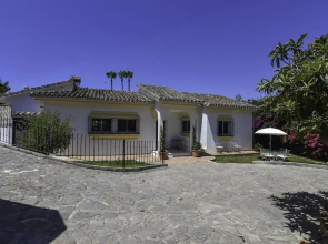 Beautiful Villa Near Beach - Marbella