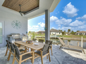 Luxe Canal-front Getaway w/ Pool in Punta Gorda!