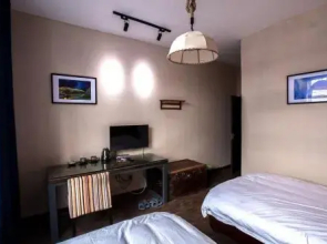 Siguniang Mountain Xileju Theme Inn