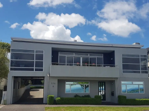 Ultimate Luxury on Lake Terrace