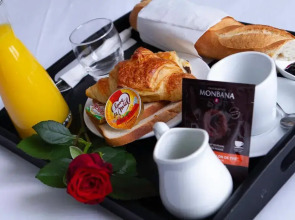 Hotel du Théâtre by Patrick Hayat