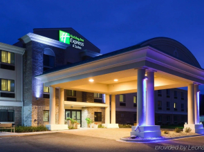 Holiday Inn Express Hotel & Suites Madison-Verona by IHG