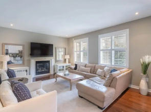 Stylish 4BR Oasis Peaceful Mississauga Location
