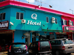 Q Hotel