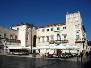 Poluotok