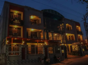 TR'S Edifice - A Luxury Guest House