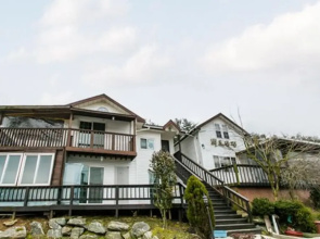 Taean Baekro-sanjang Pension
