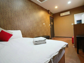 Taichung Fengjia Box 1