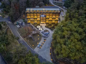 Anji Lingshang Jiangnan Tianchi Vacation Apartment