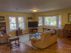 Historic Petaluma Vacation Rental on 1860s Farm!