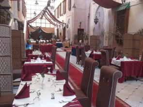Royal Hotel And Suites