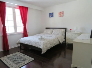 Comfortable Residence in Toronto