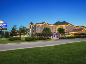 Days Inn & Suites by Wyndham West Edmonton