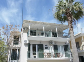 George House Apartments & Villa