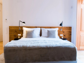 Flora Chiado Apartments