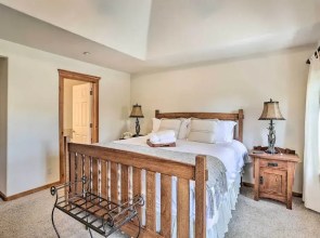 Spacious Lake Arrowhead Home w/ Putting Green