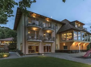 Tópart Hotel
