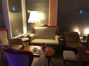 Elifim Hotel