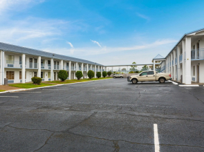 Motel 6 Alexandria, LA - South