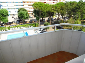 Cozy Flat With Shared Pool