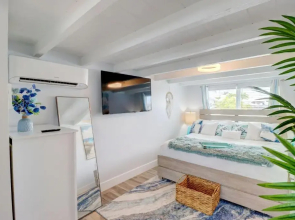 Family Couples Getaway Sleeps 6 Guests