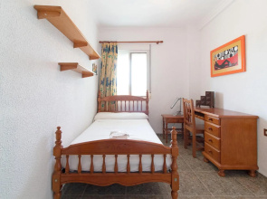 Global Properties, Apartamento con terraza y piscina a un paso de la playa