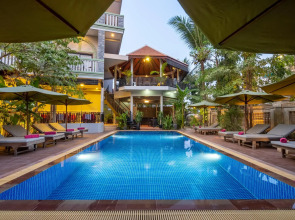 Reveal Courtyard in Reveal Angkor